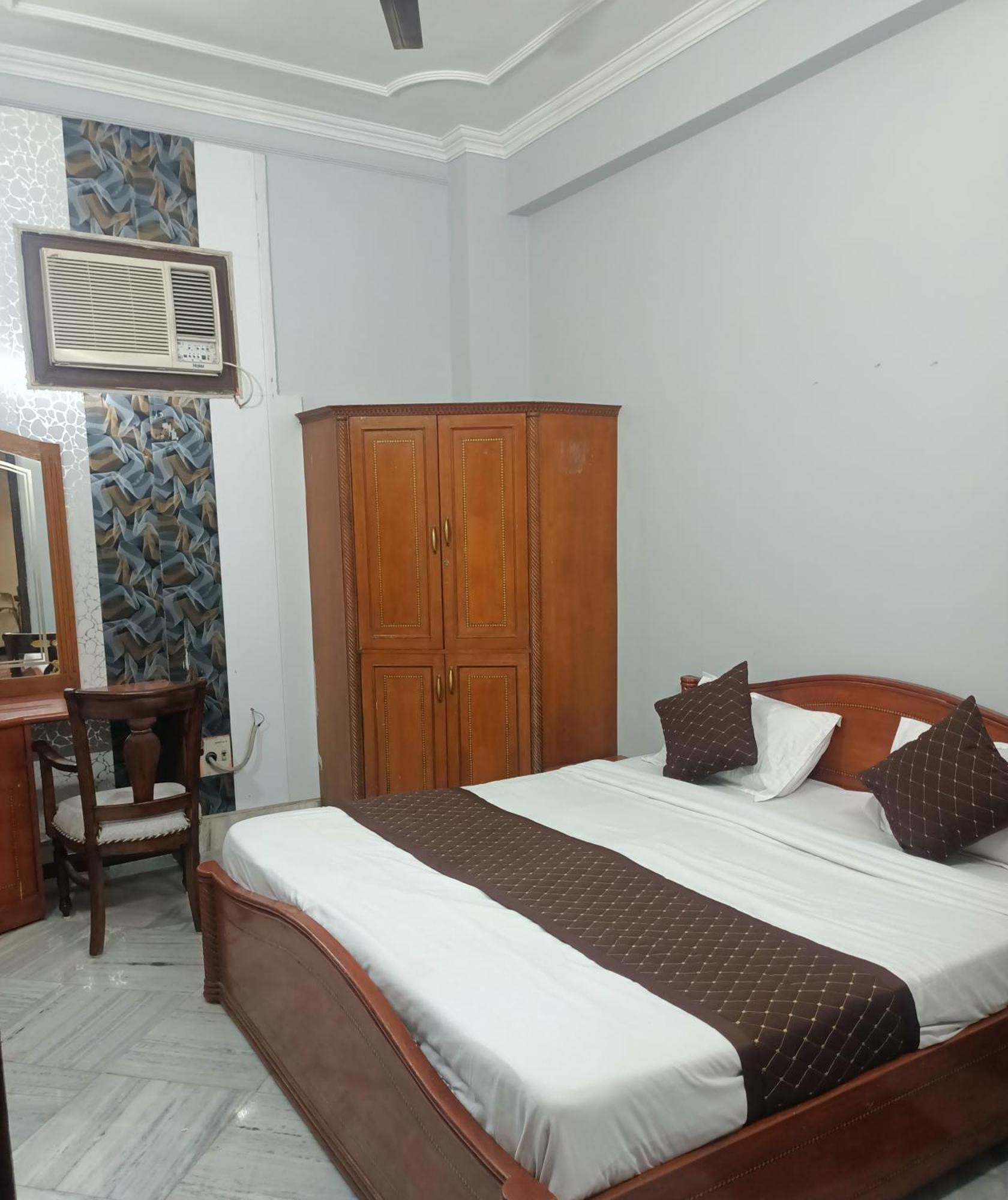 Hotel Riz Варанаси Экстерьер фото
